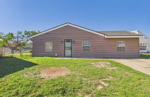 2 Bedroom 1 Bathroom Rental in North Heights! Gallery 1