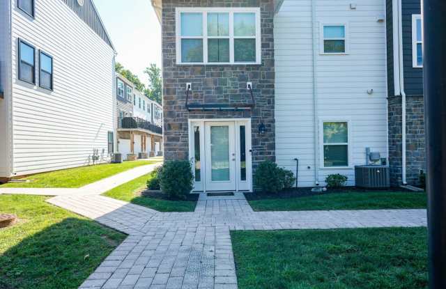 Refined Three-Level Townhome in High Pointe at Hershey Gallery 3