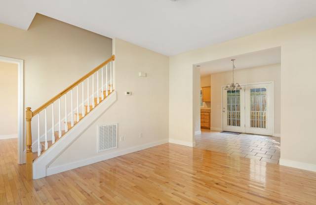 Sweet House - Convenient Southeast Asheville Location Gallery 4