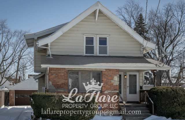 3936 Lockwood Avenue - 2 photos photos