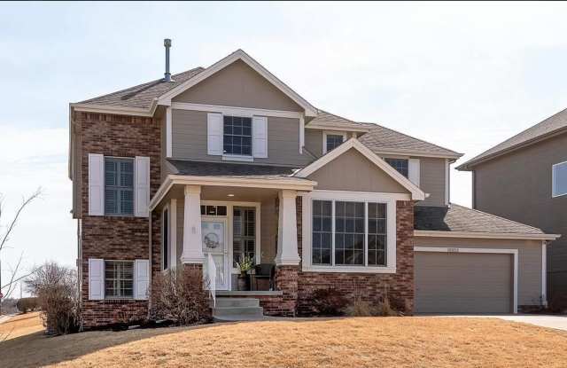 Gorgeous 4 Bedroom In The Grove!! photos photos