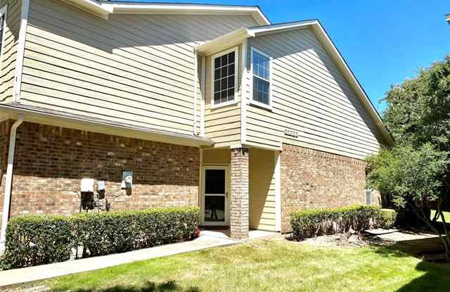 8604 Hunters Trace Lane Gallery 2