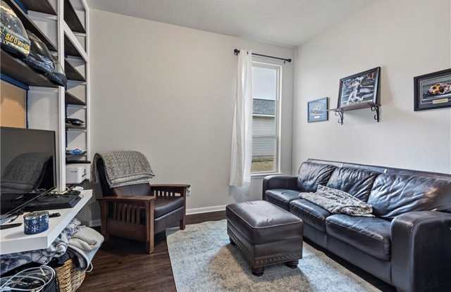 1462 Kingsgate Drive photos photos