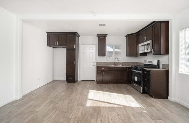313 E Street photos photos