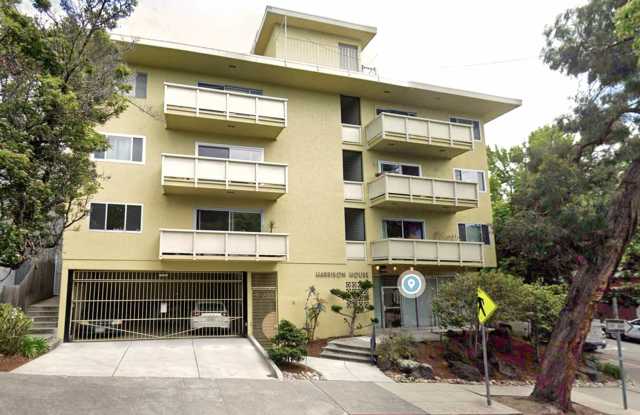 Spacious 2BD/2BA Apartment with Private Decks - 3750 Harrison Street, Oakland, CA 94611