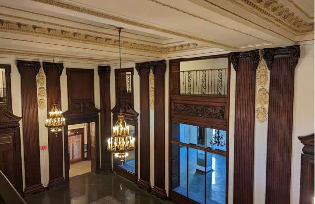 Landmark Gallery 3