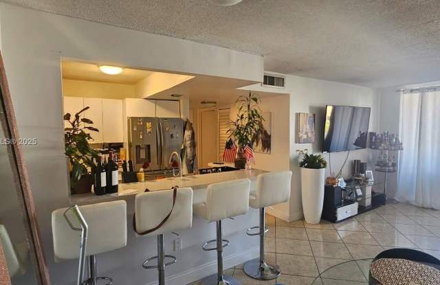 8075 NW 7th St photos photos