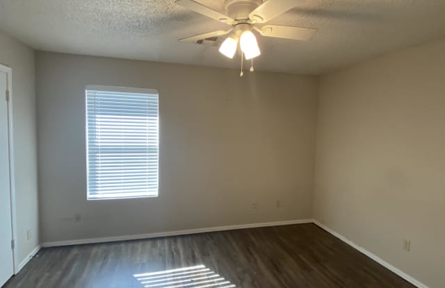 1127 East Campbell Street - 2 - 1127 E Campbell St, Edmond, OK 73034