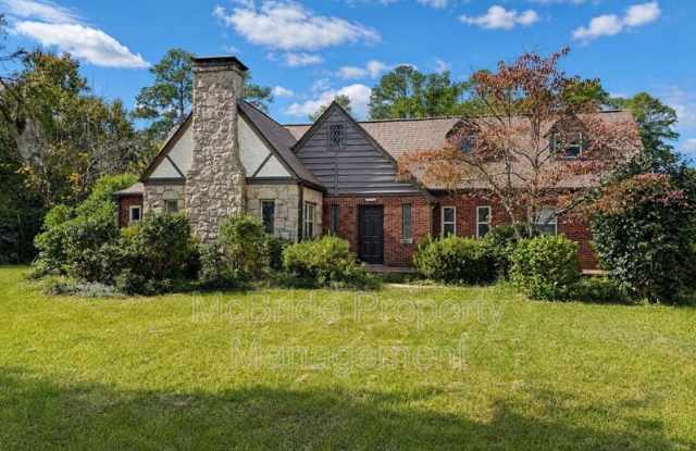 1833 Kissingbower Road Gallery 1