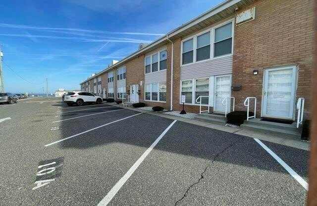 590 Ocean Avenue N unit: 10 photos photos