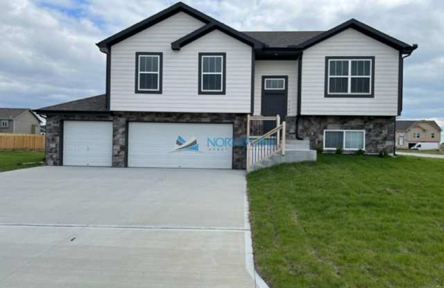 Coming Soon-Beautiful Home in Quite Neighborhood photos photos