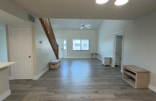Rare Parkside Opportunity! Updated 3BR/2.5BA with Two Master Suites, Loft & Park Views Gallery 4