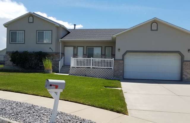 877 W 1145 N photos photos