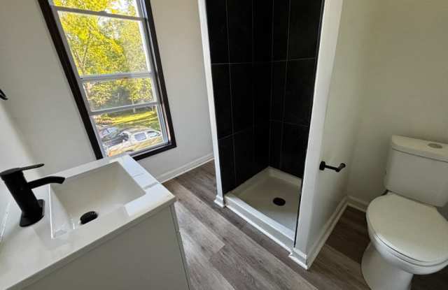 699 West Locust Street - 3 Gallery 2