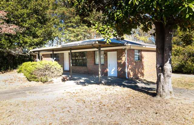 1429 Heflin Ave W - 1429 Heflin Avenue West, Forestdale, AL 35214