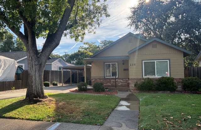 Action Properties R.E.S. Inc. Offering Central Roseville 3 Bedroom 2 Bathroom, New Paint, Gardner, Pest Control Gallery 4