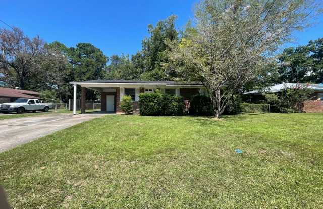 Flexible Living Space in the Heart of Goose Creek Gallery 3