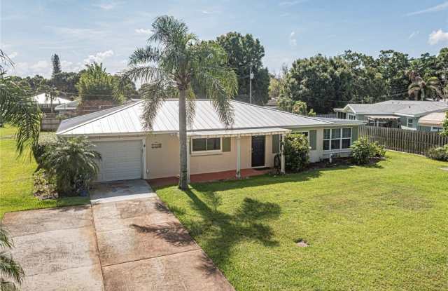 1826 38th Avenue photos photos