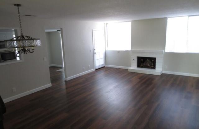 2758 Longwood Court Gallery 3