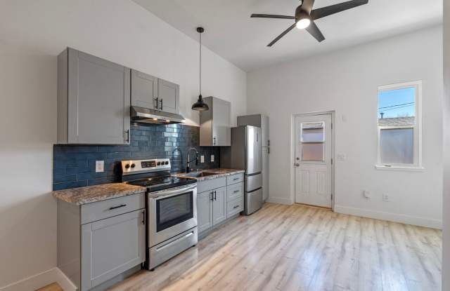 903 W 7th Street photos photos