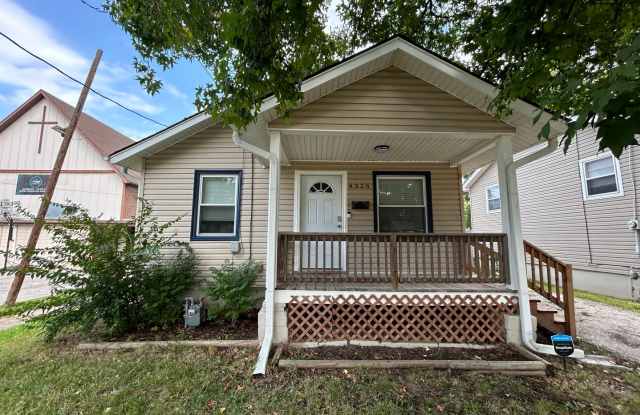 3 bedroom with fenced in yard - 4325 Pearl Street, Kansas City, KS 66103