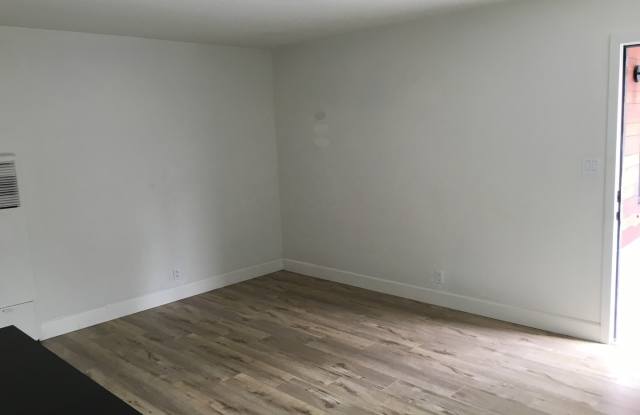 525 Indiana St Gallery 4