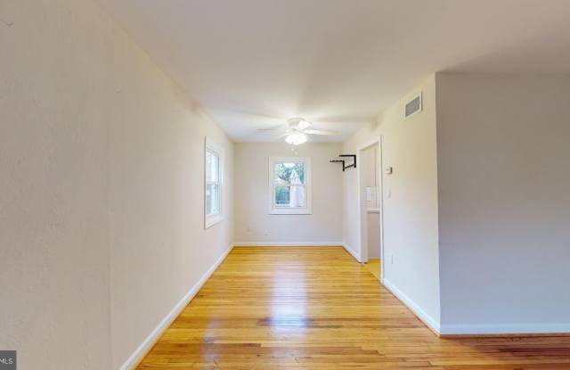 2211 ARLINGTON Terrace Gallery 4