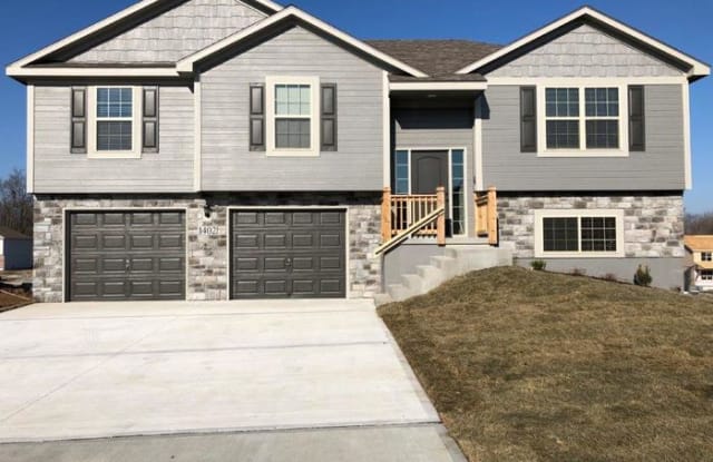 1402 Northwest High View Drive - 1402 NW High View Dr, Grain Valley, MO 64029