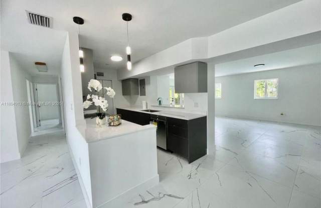 11520 SW 57th St photos photos