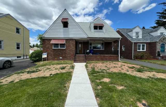 1154 Roosevelt Avenue - 1154 Roosevelt Avenue, Carteret, NJ 07008