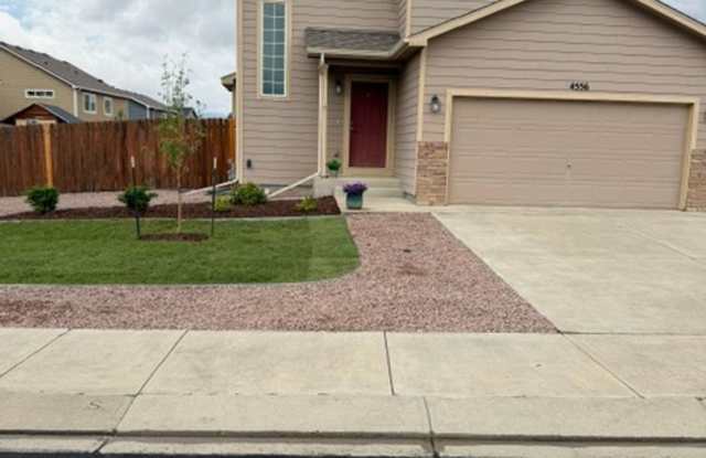 Lovely 4 Bedroom, 3.5 Bath, 2 Car Garage Home locates off Powers and Grinell! photos photos Lovely 4 Bedroom, 3.5 Bath, 2 Car Garage Home locates off Powers and Grinell! photos photos