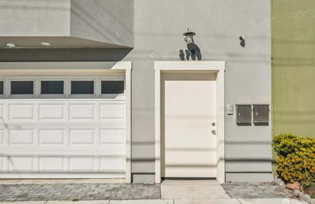 3730 Rivera Street Gallery 2
