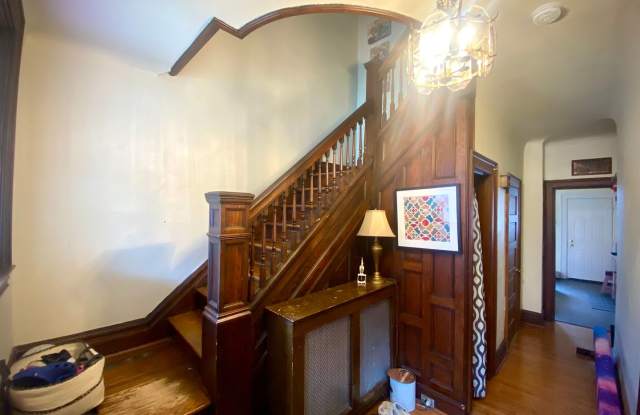 Beautiful Big House! Private Street. Central Air! Newer Kitchen. Fenced Yard! Gallery 3