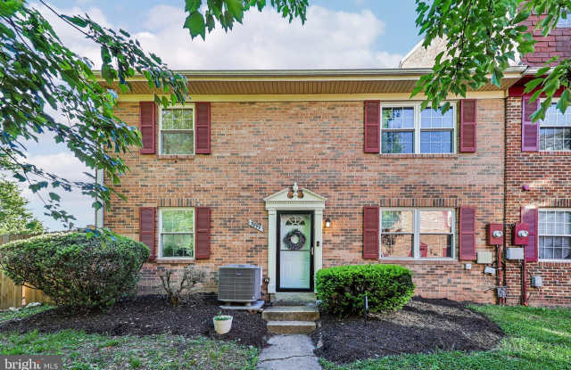9899 HAGEL Circle Gallery 1