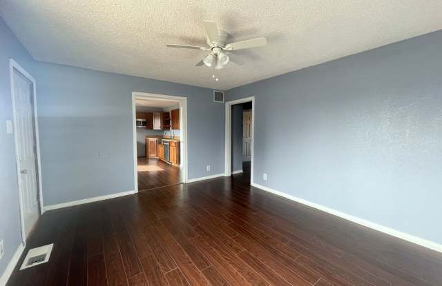 Large 3 bed 1 bath Home photos photos