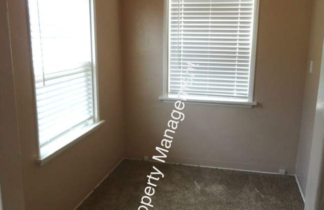 Updated One Bedroom Cottage!! Gallery 3