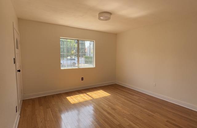 2051 Burnside Ave photos photos