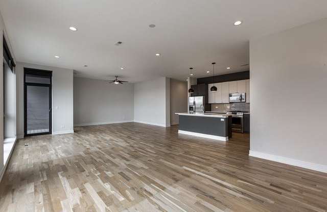 2556 West Armitage Avenue Gallery 2