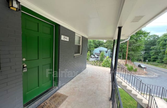 1941 Morehead Avenue Gallery 3