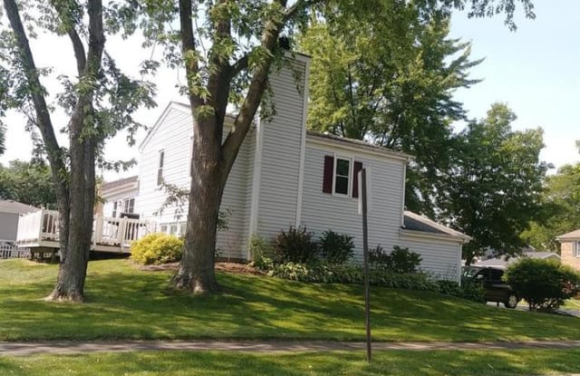 125 Chatham Lane - 125 Chatham Lane, Roselle, IL 60172