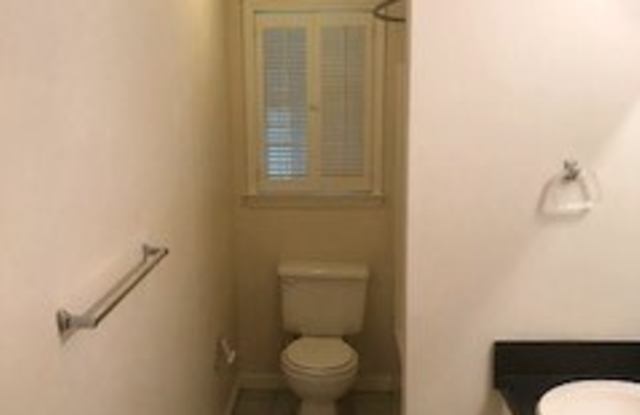 8527 Lake Drive Gallery 4