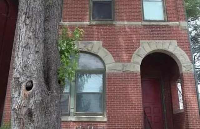 902 South 6th Street - 902 South 6th Street, Louisville, KY 40203