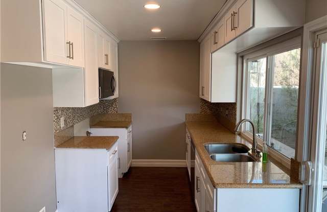 1575 Woodbury Drive Gallery 4