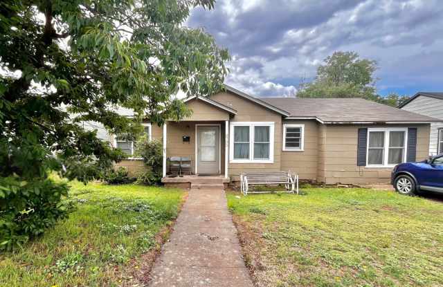 Cute 3/2 in Great Location! photos photos