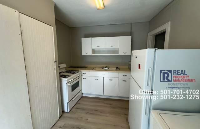 Nice Duplex In The Middle Of Town!! Gallery 4