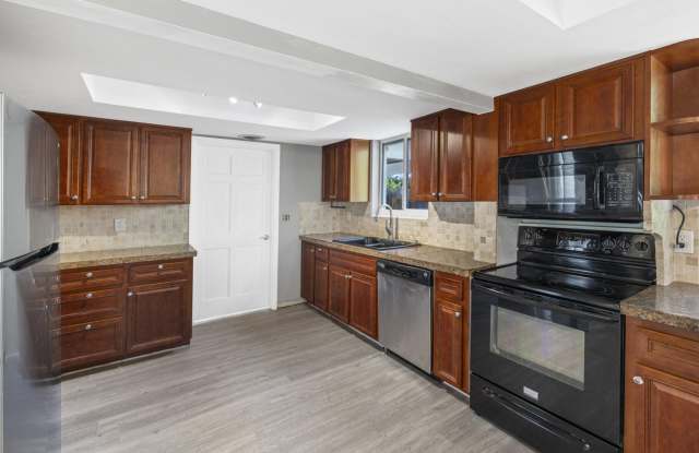 6918 Tradewind Way, Lake Worth, FL 33462 photos photos