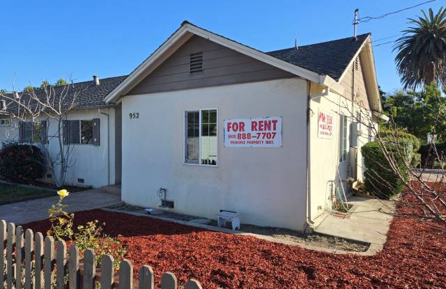 Beautifully Renovated 3-Bedroom / 2-Bathroom Duplex-Style Home in Prime Sunnyvale photos photos
