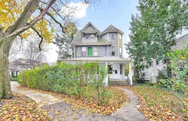 120-20 84th Avenue unit: 3 photos photos 120-20 84th Avenue unit: 3 photos photos