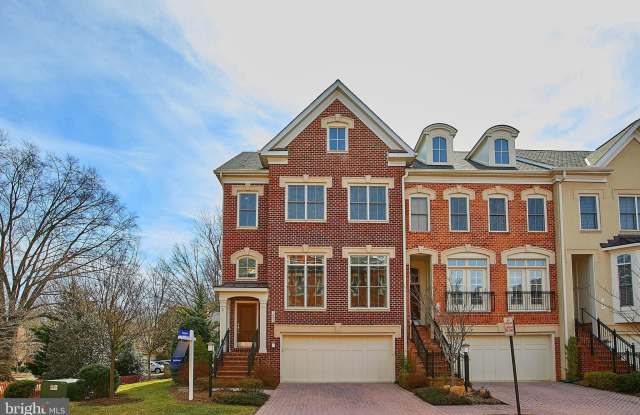 7023 LITTLE LEAF LINDEN LANE - 7023 Little Leaf Linden Ln, McLean, VA 22101