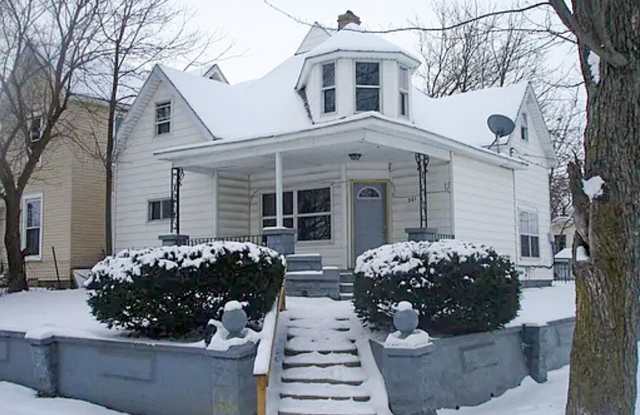 Short Drive to Downtown Muncie photos photos